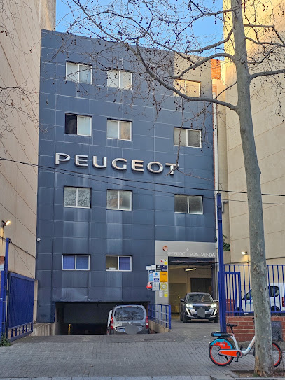 Peugeot Taller · Auto Almogàvers · Poblenou